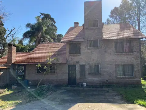 Casa en Venta con 4 cocheras