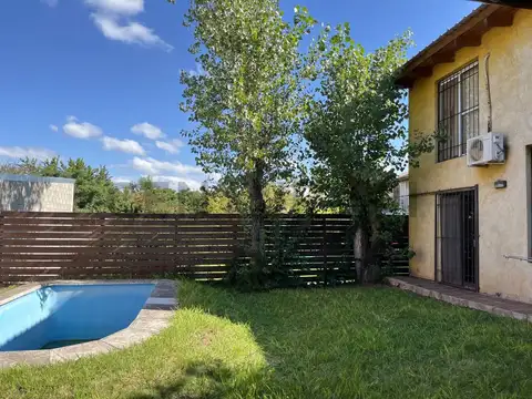 Casa en Venta con 2 cocheras