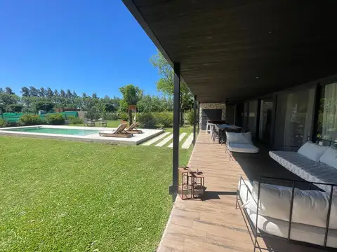 Casa en Venta en San Antonio De Areco, USD 360.000