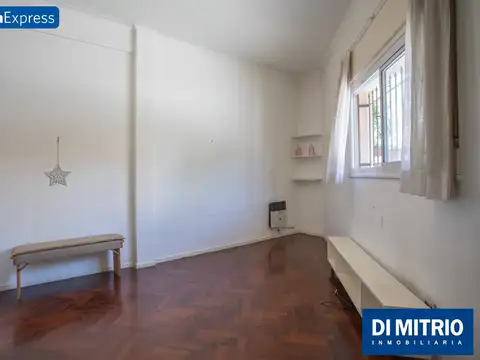 Depto Tipo Casa en Venta de 4 ambientes