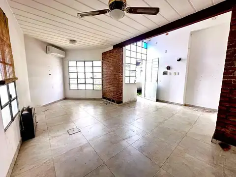 INCREIBLE ESQUINA CASA/LOTE 3 AMBIENTES CON ENTRADA DE GARAGE SAAVEDRA