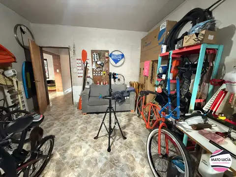 CASA EN VENTA - 6 AMB -GARAGE - JARDIN - TERRAZA