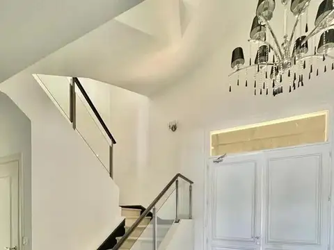 Casa 5 ambientes con 5 baños