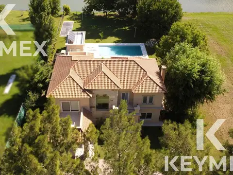 VENTA CASA DE 5 DORMITORIOS EN MIRALAGOS