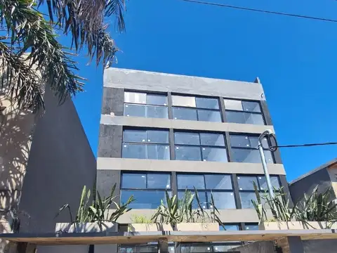 DEPARTAMENTO  EN ALQUILER 3 AMBIENTES CON COCHERA A ESTRENAR