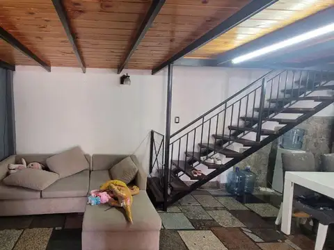 Depto Tipo Casa en Venta con 1 cocheras