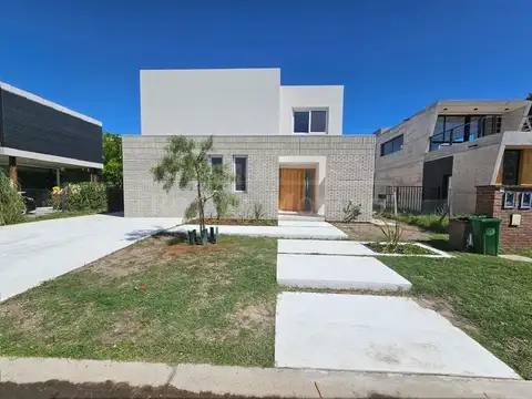 Casa a la Laguna en Venta - Barrio Laguna Grande - Tigre 5a