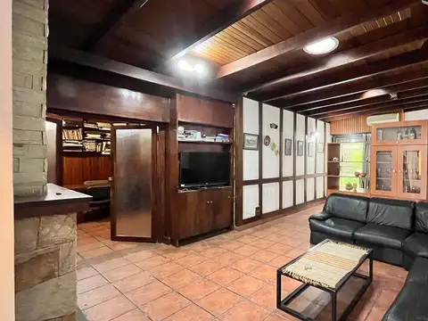 Avenida Presbitero Pedro F. Uriarte 900