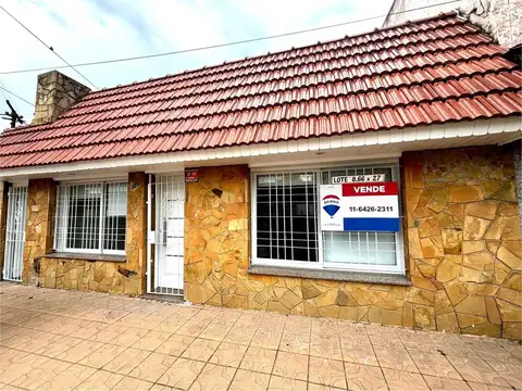 OPORTUNIDAD! CASA EN VENTA LOTE PROPIO 233M2