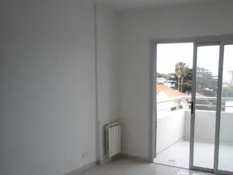 Departamento en Venta en Bernal Oeste, USD 130.000