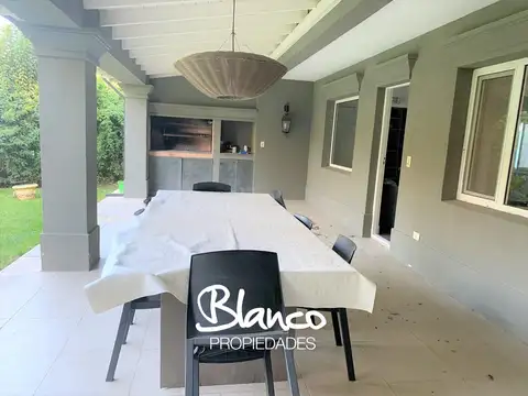 Casa en Venta en Los Laureles, USD 490.000