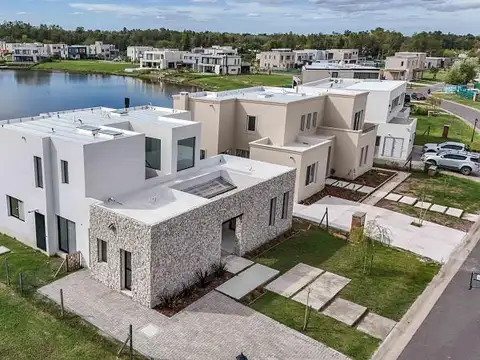 Barrio Santa Ana  "al agua" al 100