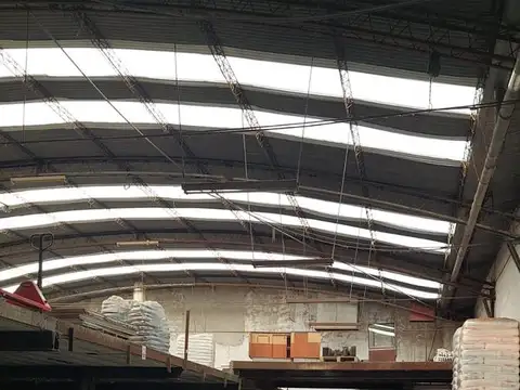 Galpon en Venta 28  mts Fondo