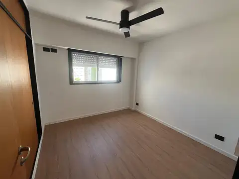 60 e/ 2 y 3 300, Piso 4