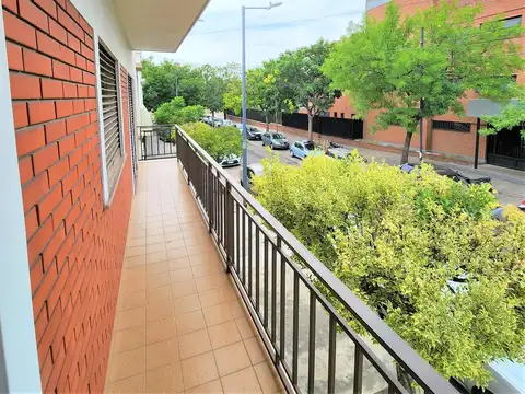 Propiedad para 2 familias- Ferré 6200, V. Lugano, Cap. Fed., Argentina.