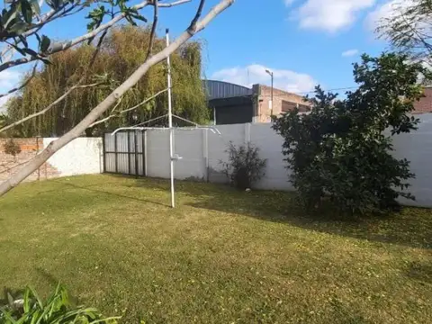 Casa en Venta con 3 cocheras