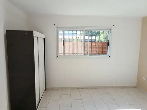 Casa en Alquiler con 1 cochera