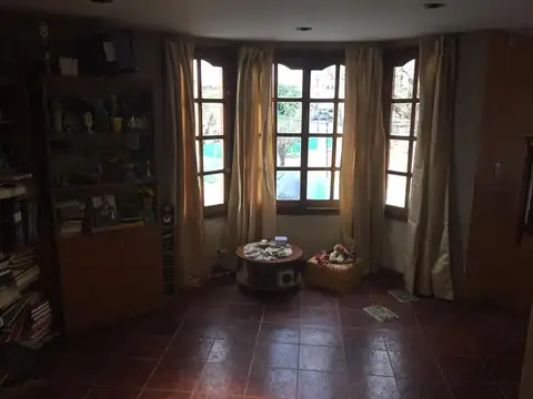 Venta de Excelente Casa de 5 ambientes  San Justo 