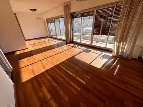 Semipiso - Venta -  4 amb con doble cochera - V. Ballester