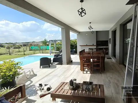 Casa en Venta en Pilar del Este - Santa Elena, USD 360.000