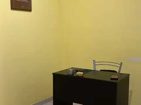 Oficina 3 ambientes con 1 baño