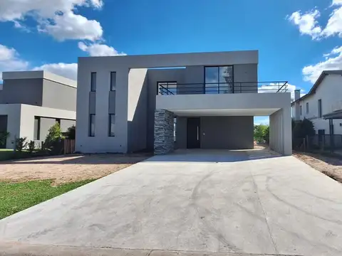 Casa En Venta a la laguna, San Matías, Escobar