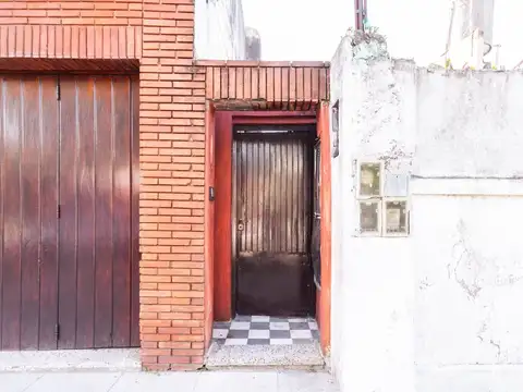 PH 2 Amb con patio al contrafrente. Venta.