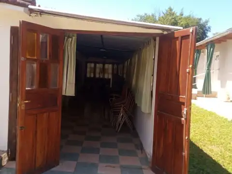Casa en Venta con 3 cocheras