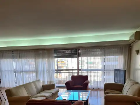 EXCELENTE 5 AMBIENTES CON DEPENDENCIA y COCHERA