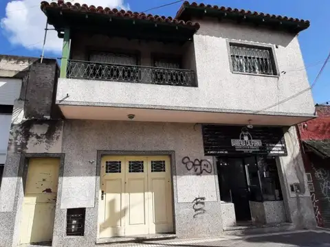 Venta local y 2 departamentos en block en Lomas de Zamora