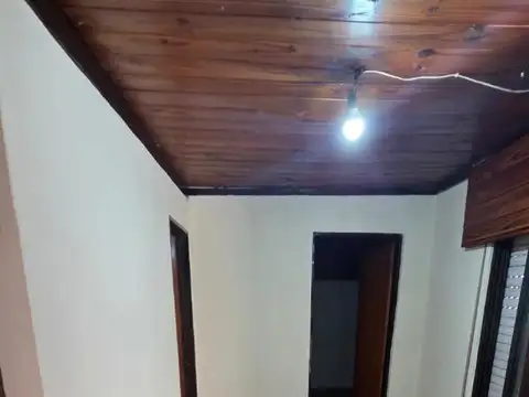 Depto Tipo Casa en Alquiler en Monte Chingolo, $ 300.000