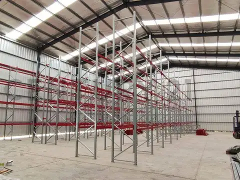 Galpon en Alquiler en Abasto, USD 3.900