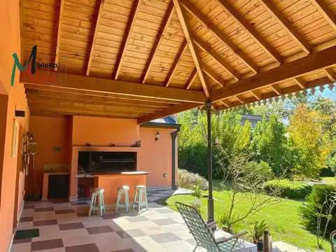 CASA EN VENTA EN LAS LOMADAS