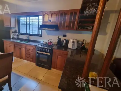 Venta Casa  3 ambientes con cochera y patio en Wilde
