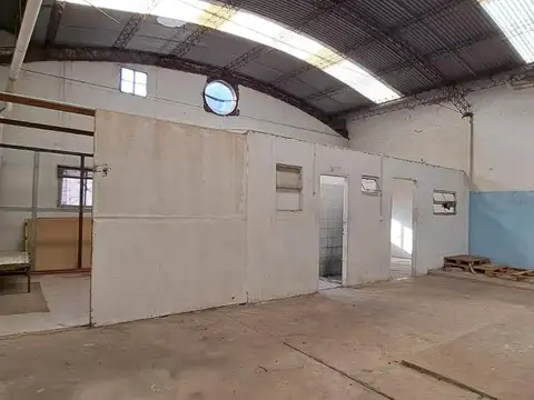 Venta galpón 220 m² más 100 m² entrepiso
