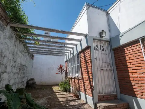 Casa interna con cochera en Guadalupe
