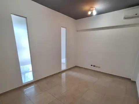 Int Campos 1800, Piso 2