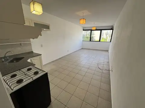 Maestro Angel D'elia 800, Piso 4