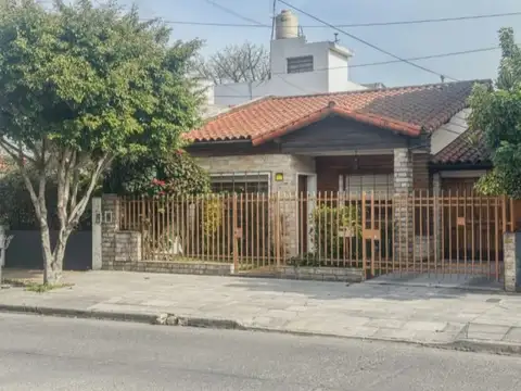 Casa en venta en Caseros