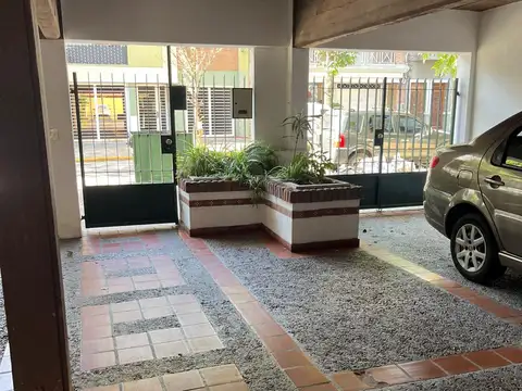 Depto. en muy buen estado con excelente ubicación