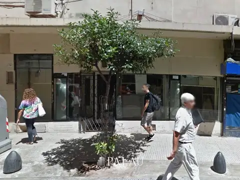 Precio + IVA - Local comercial con amplia vidriera