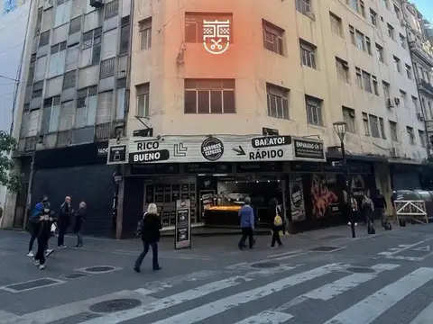 Precio + IVA - Local comercial con amplia vidriera