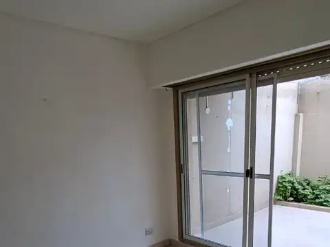 Depto Tipo Casa 2 ambientes con 1 baño