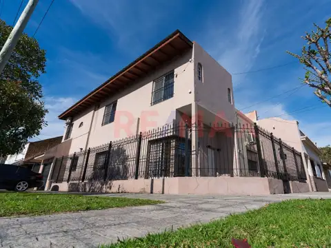 Casa 5 ambientes con 2 baños