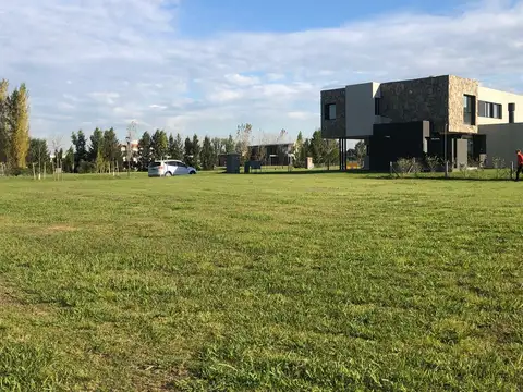 Autopista Acceso Oeste 100