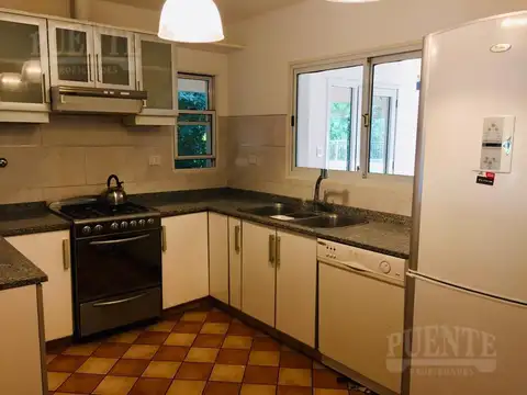 Casa en Venta en Solar Del Bosque, USD 265.000