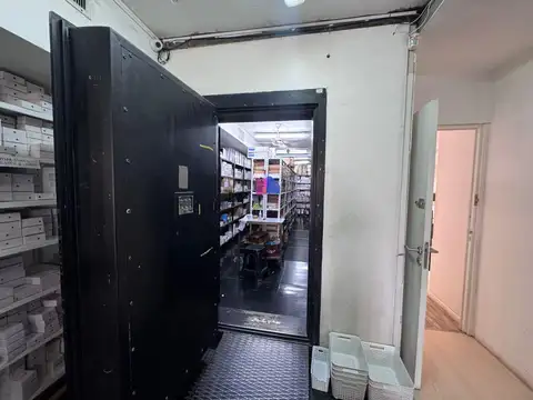 Oficina 5 ambientes con 3 baños