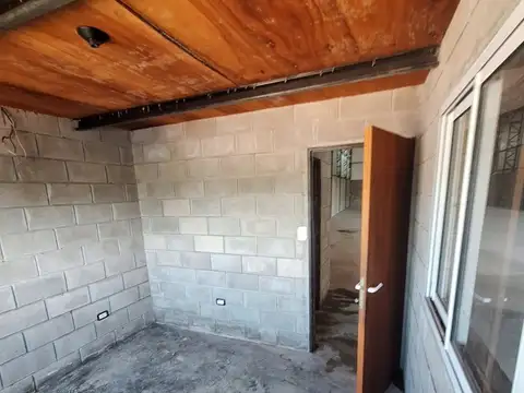 GALPÓN EN ALQUILER SOBRE COLECTORA AO12 ROLDÁN