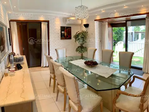 Casa 4 ambientes con 3 baños