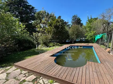 Lote en venta con pileta Villa Udaondo